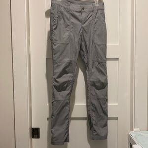 Lightweight Colombia pants, size 2. Hem can roll up to shorten length.